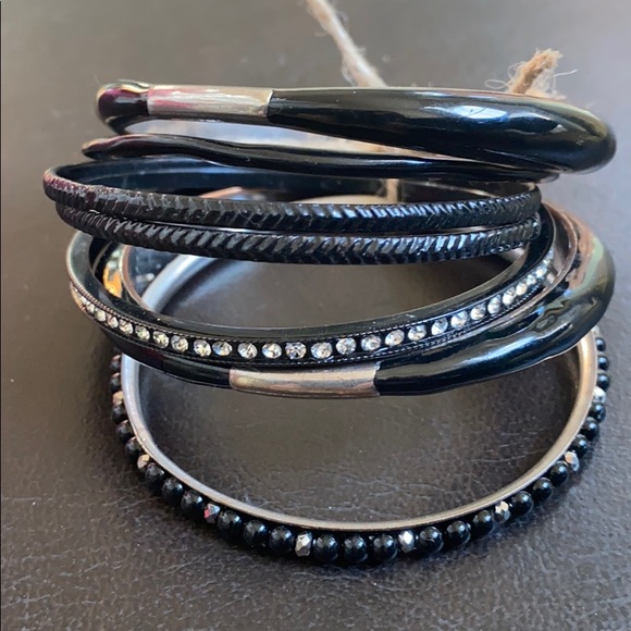 Chico's Jewelry - 🌻3 for $22 💐 Bracelet Set